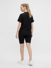 Mamalicious Short Sleeve Jersey T-Shirt And Shorts Set - Image 2 of 5