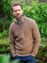 Коричневый вязаный джемпер с короткой молнией Lakeland Clothing Whinlatter - Image 3 of 4