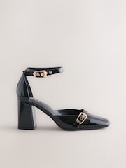 أسود - Forever Comfort® Buckle Closed Toe Block Heels - صورة 1 من 5