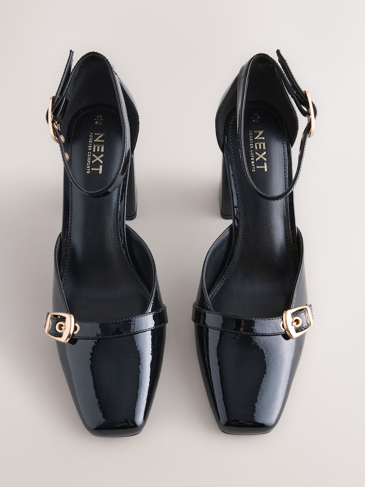 أسود - Forever Comfort® Buckle Closed Toe Block Heels - صورة 2 من 5