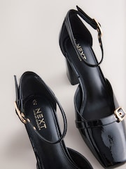 أسود - Forever Comfort® Buckle Closed Toe Block Heels - صورة 5 من 5