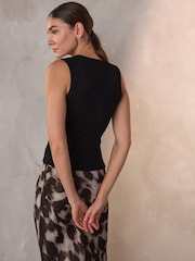 Black Sleeveless Textured V-Neck Tank Top - Image 3 of 4