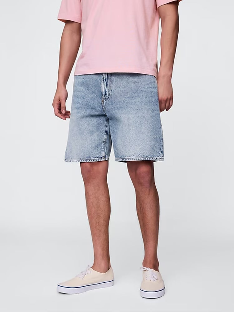 Голубой - Gap 90s Loose Denim Shorts - Изображение 2 из 7