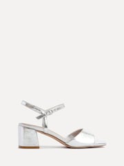 Prata - Linzi Darlene Low Block Heeled Sandals - Imagem 2 de 5