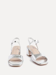 Prata - Linzi Darlene Low Block Heeled Sandals - Imagem 3 de 5