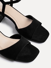 Preto - Linzi Darlene Low Block Heeled Sandals - Imagem 4 de 5