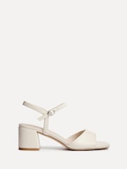 Nua - Linzi Darlene Low Block Heeled Sandals - Imagem 3 de 6