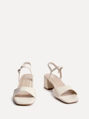 Nua - Linzi Darlene Low Block Heeled Sandals - Imagem 4 de 6