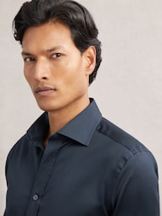 Azul marino - Corte slim - Reiss Bishopsgate Cotton-Tencel Stretch Double Cuff Shirt - Imagen 4 de 8