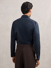 Azul marino - Corte slim - Reiss Bishopsgate Cotton-Tencel Stretch Double Cuff Shirt - Imagen 6 de 8