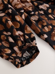 Estampa de leopardo animal preta e marrom - Vestido mini de manga comprida com detalhe de costura em A - Imagem 3 de 3