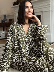 أخضر - بتصميم صواعق برق - Fable and Eve Wide Leg Long Sleeve Pyjama Set - صورة 3 من 4