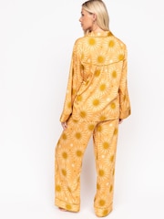 أصفر - Fable and Eve Wide Leg Long Sleeve Pyjama Set - صورة 3 من 4