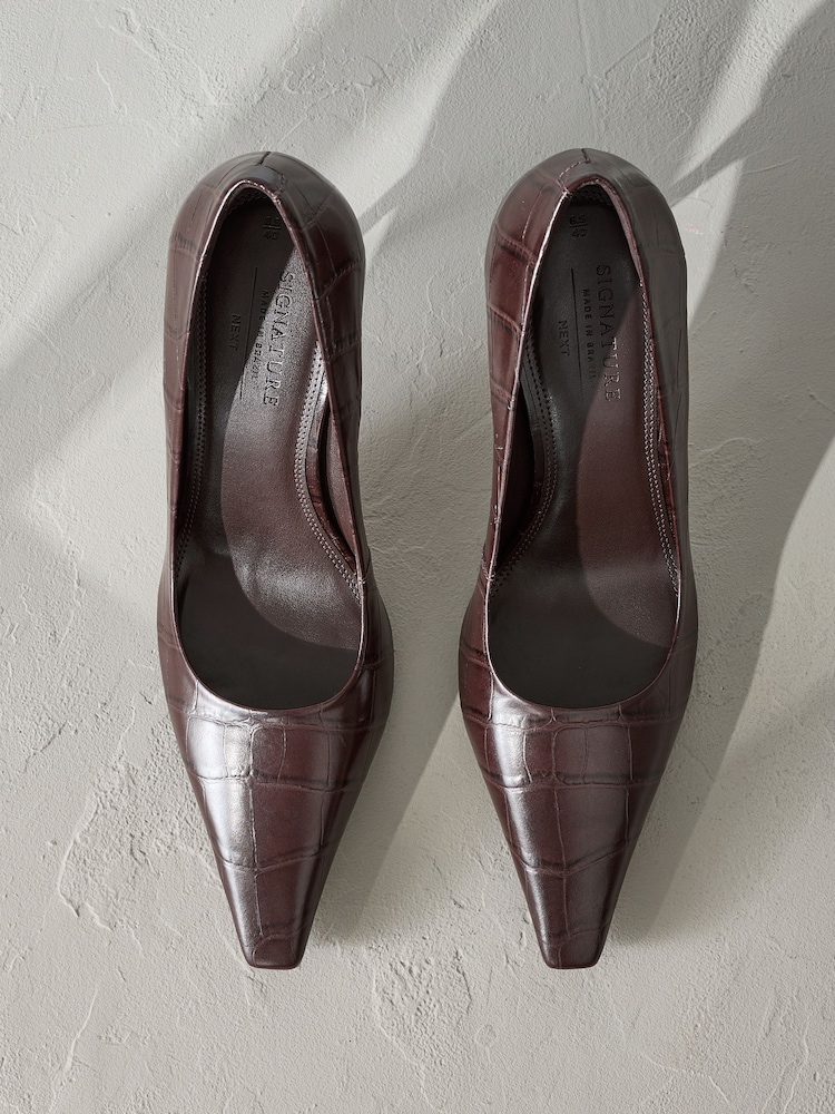 Marrón chocolate - Signature Premium Leather Croc Embossed Pointed Toe Court Heels - Imagen 1 de 7 Marrón chocolate - Signature Premium Leather Croc Embossed Pointed Toe Court Heels - Imagen 1 de 7
