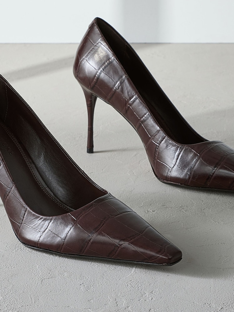 Marrón chocolate - Signature Premium Leather Croc Embossed Pointed Toe Court Heels - Imagen 2 de 7