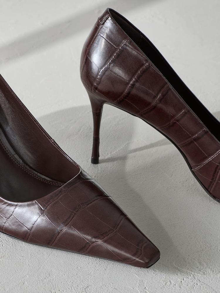 Marrón chocolate - Signature Premium Leather Croc Embossed Pointed Toe Court Heels - Imagen 7 de 7 Marrón chocolate - Signature Premium Leather Croc Embossed Pointed Toe Court Heels - Imagen 7 de 7