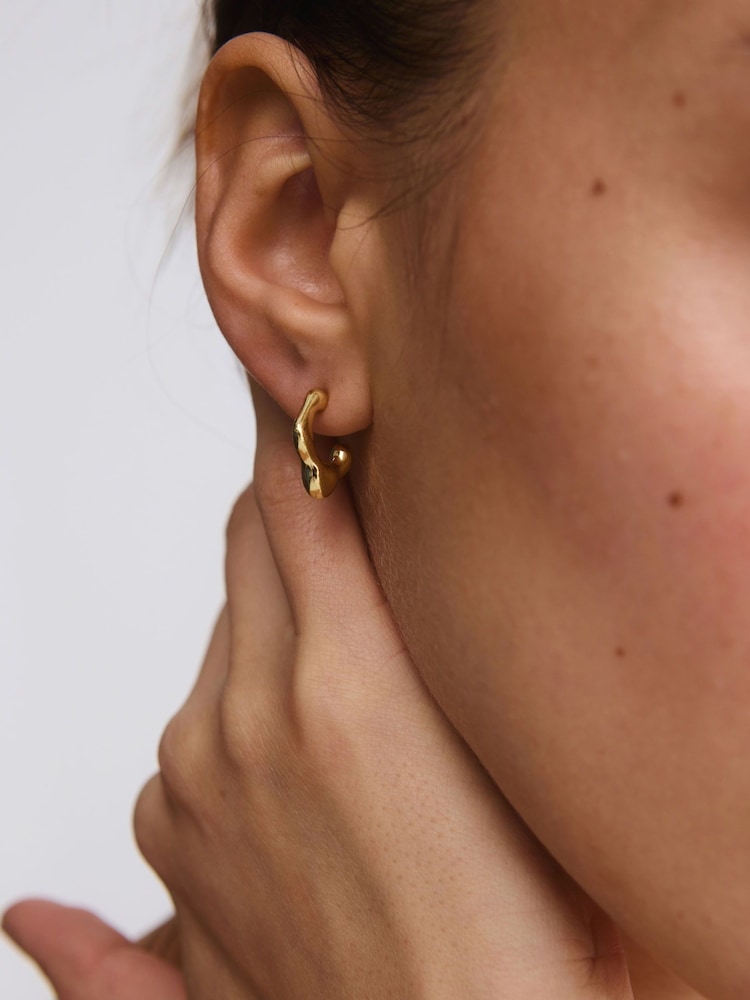 Oliver Bonas Gold Tone Angela Shape Square Hoop Earrings - Image 5 of 5 Oliver Bonas Gold Tone Angela Shape Square Hoop Earrings - Image 5 of 5