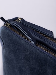 Azul - Bolsa transversal de couro e camurça azul-marinho Lakeland Leather - Imagem 3 de 6