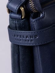 Azul - Bolsa transversal de couro e camurça azul-marinho Lakeland Leather - Imagem 5 de 6