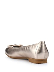 Pavers Gold Grippy Heeled Shoes - Image 3 of 5