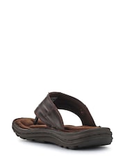 Marrón - Sandalias con diseño de tira al dedo de cuero de Pavers - Imagen 2 de 5