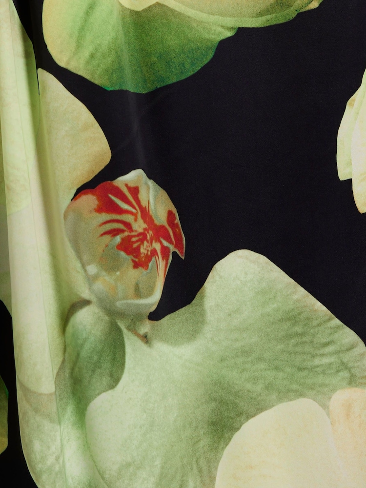 River Island Green Floral Print Twist Front Maxi Dress - Image 4 of 4