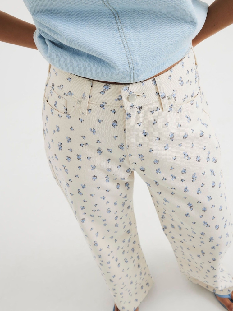 River Island Petite Relaxed Straight Ditsy Floral Print 100% Cotton Jeans - Imagen 4 de 4