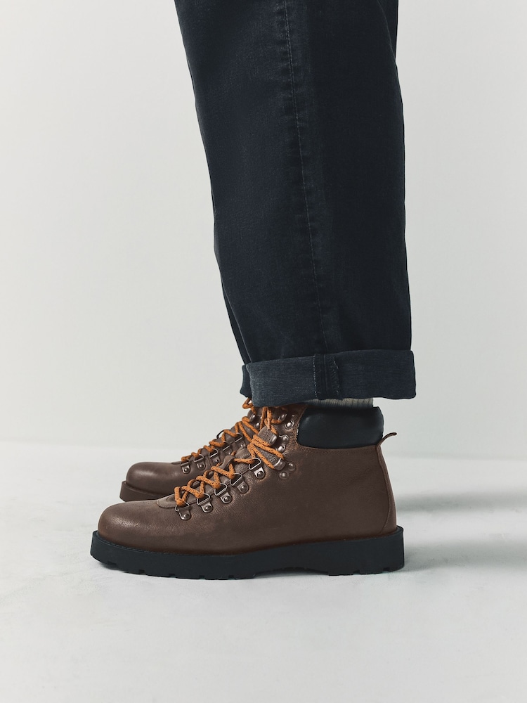 Brown Leather Hiker Style Boots - Image 2 of 9 Brown Leather Hiker Style Boots - Image 2 of 9