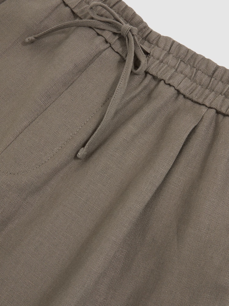 Reiss Mushroom Brown Barges Linen Drawstring Shorts - Image 6 of 6