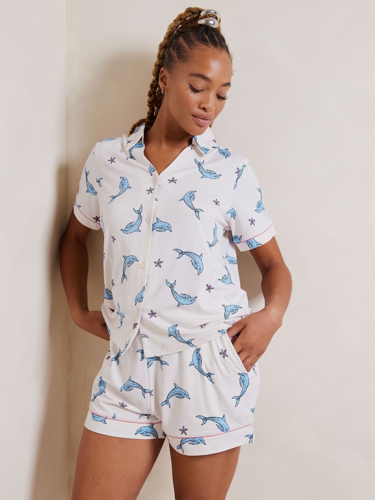Blanco - Chelsea Peers Satin Lobster Print Long Pyjamas Set - Imagen 2 de 5 Blanco - Chelsea Peers Satin Lobster Print Long Pyjamas Set - Imagen 2 de 5