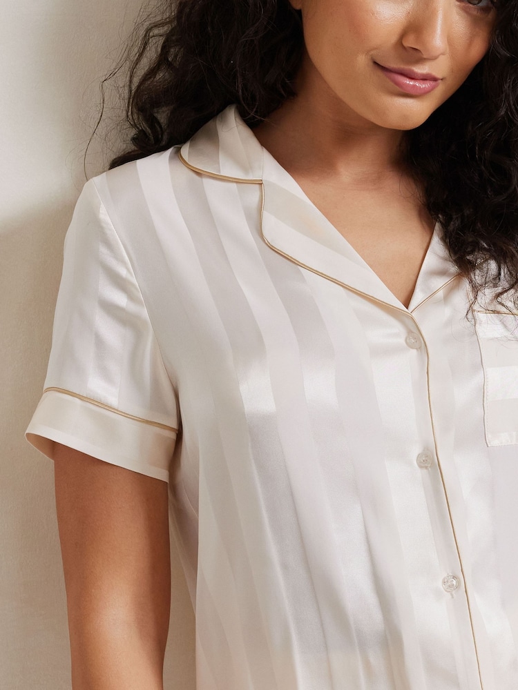 Chelsea Peers Satin Jacquard Stripe Short Pyjamas Set - Image 4 of 5