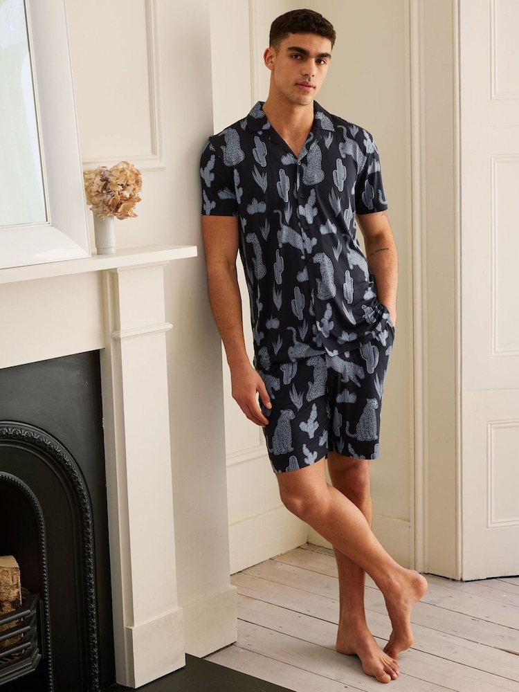 Chelsea Peers Midnight Leopard Short Pyjamas Set - صورة 1 من 5