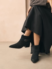 أسود سويد - Forever Comfort® Burnished Ankle Strap Boots - صورة 3 من 9