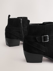 أسود سويد - Forever Comfort® Burnished Ankle Strap Boots - صورة 7 من 9