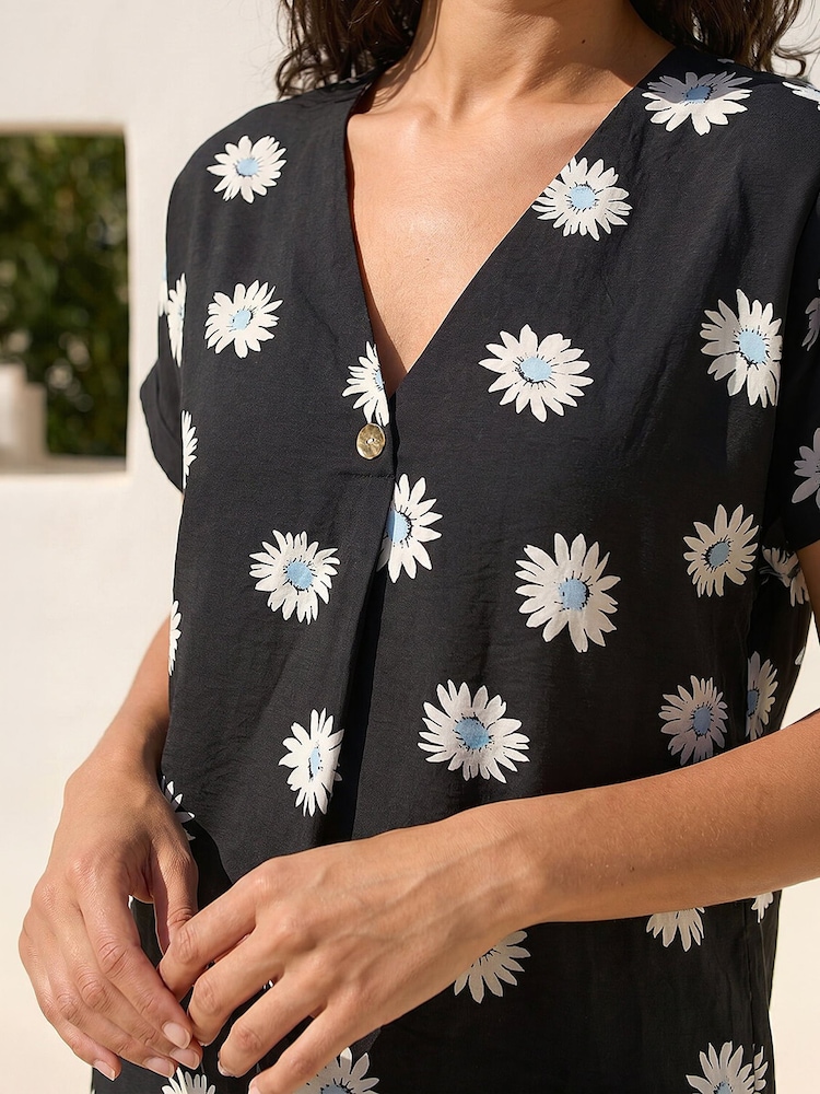 Roman Black Daisy Print Pleat Front Top - Image 5 of 5