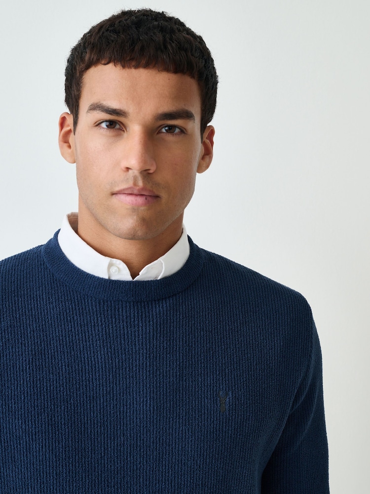 Mid Blue Chenille Stag - Jersey de punto con cuello medio de corte estándar - Imagen 1 de 8 Mid Blue Chenille Stag - Jersey de punto con cuello medio de corte estándar - Imagen 1 de 8