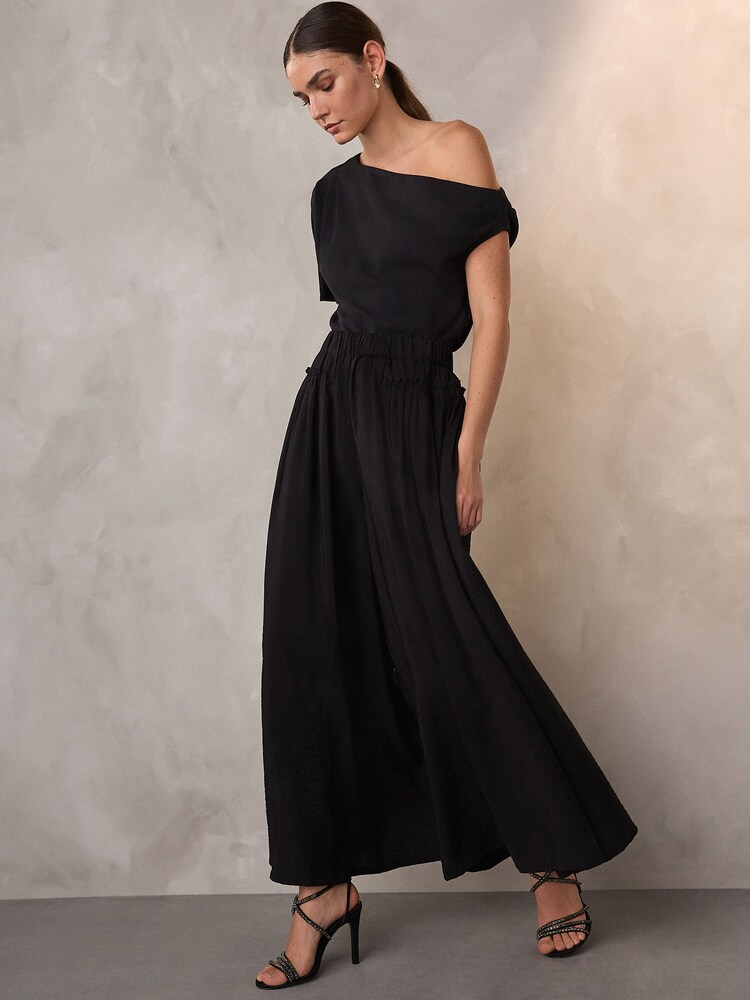 Black Asymmetric Drape Short Sleeve Top - Image 2 of 8 Black Asymmetric Drape Short Sleeve Top - Image 2 of 8