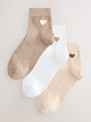 Neutral Fluffy Hearts - Fluffy Hearts Print Cropped Ankle Socks 3 Pack - Bild 1 von 6