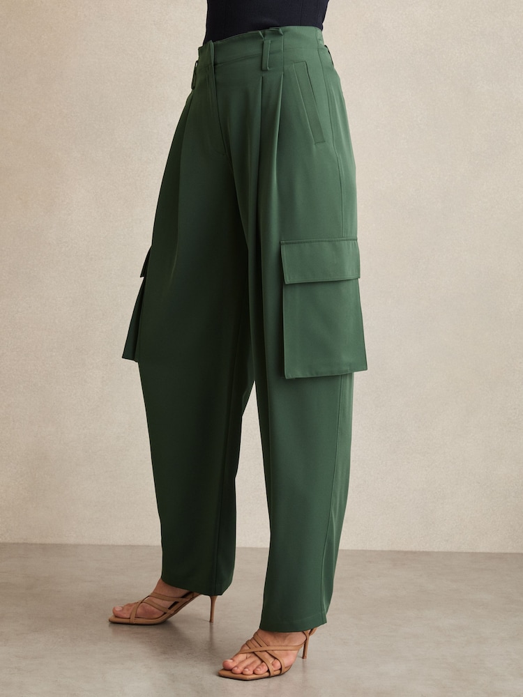 Reiss Green Orla Wide-Leg Pleated Cargo Trousers - Image 1 of 7