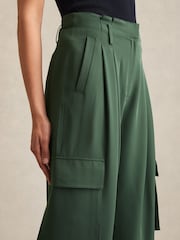 Reiss Green Orla Wide-Leg Pleated Cargo Trousers - Image 4 of 7