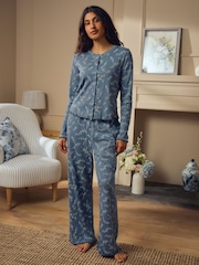 بيجاما بنقشة زهور مخرمة من Laura Ashley - صورة 1 من 11