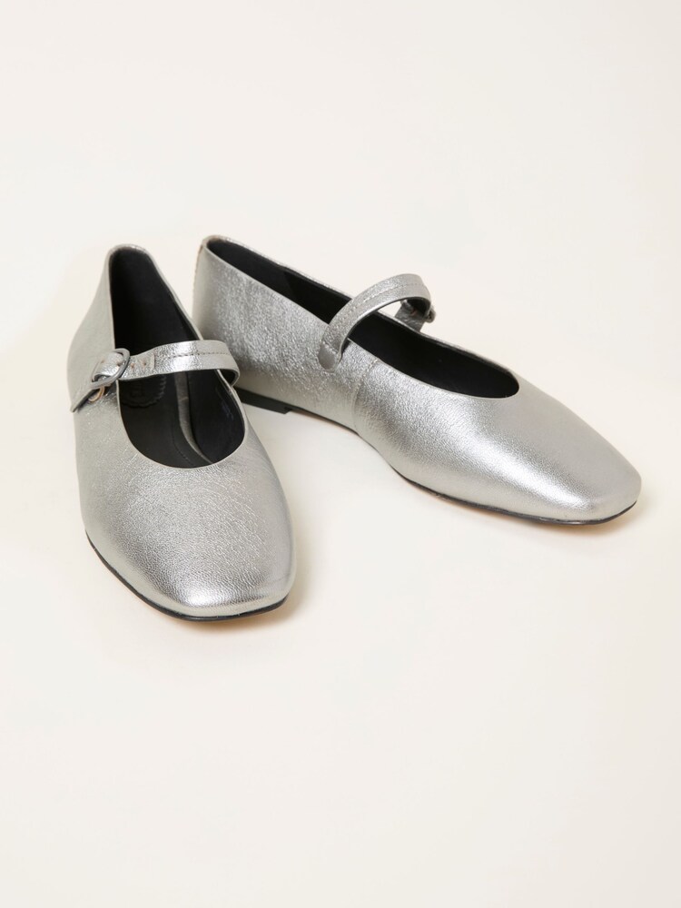 FatFace Mary Jane Pump - صورة 4 من 4 FatFace Mary Jane Pump - صورة 4 من 4