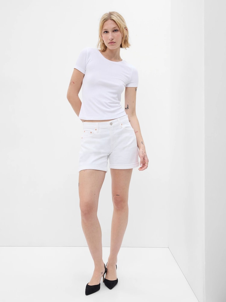 Gap White 5 Inch Mid Rise Girlfriend Shorts - Image 1 of 5 Gap White 5 Inch Mid Rise Girlfriend Shorts - Image 1 of 5