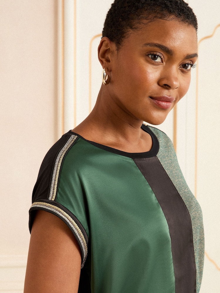 Love & Roses Green and Black Embellished Cuff Colourblock Satin Front T-Shirt - Image 2 of 4