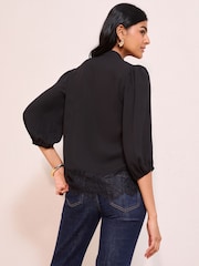 Friends Like These 3/4 Sleeve Bow Front Lace Hem Blouse - Imagen 4 de 4
