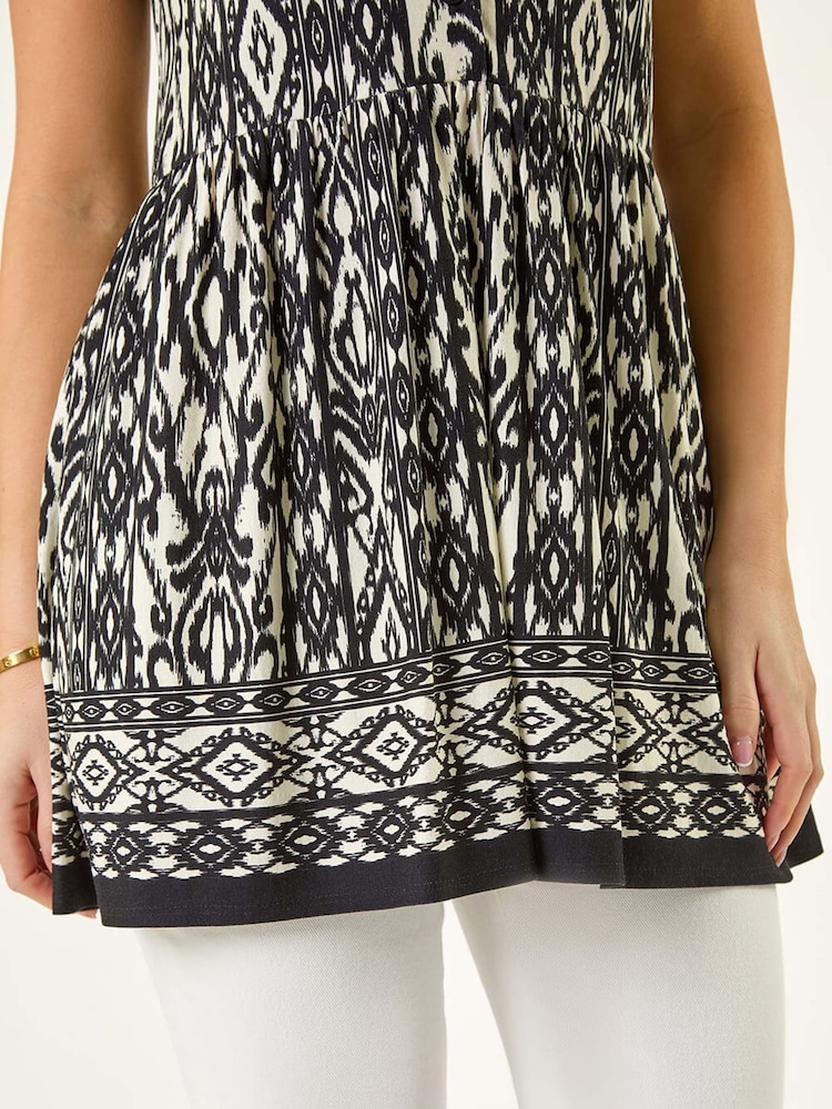 Roman Print Petite V-Neck Tunic Top - Bild 5 von 5 Roman Print Petite V-Neck Tunic Top - Bild 5 von 5