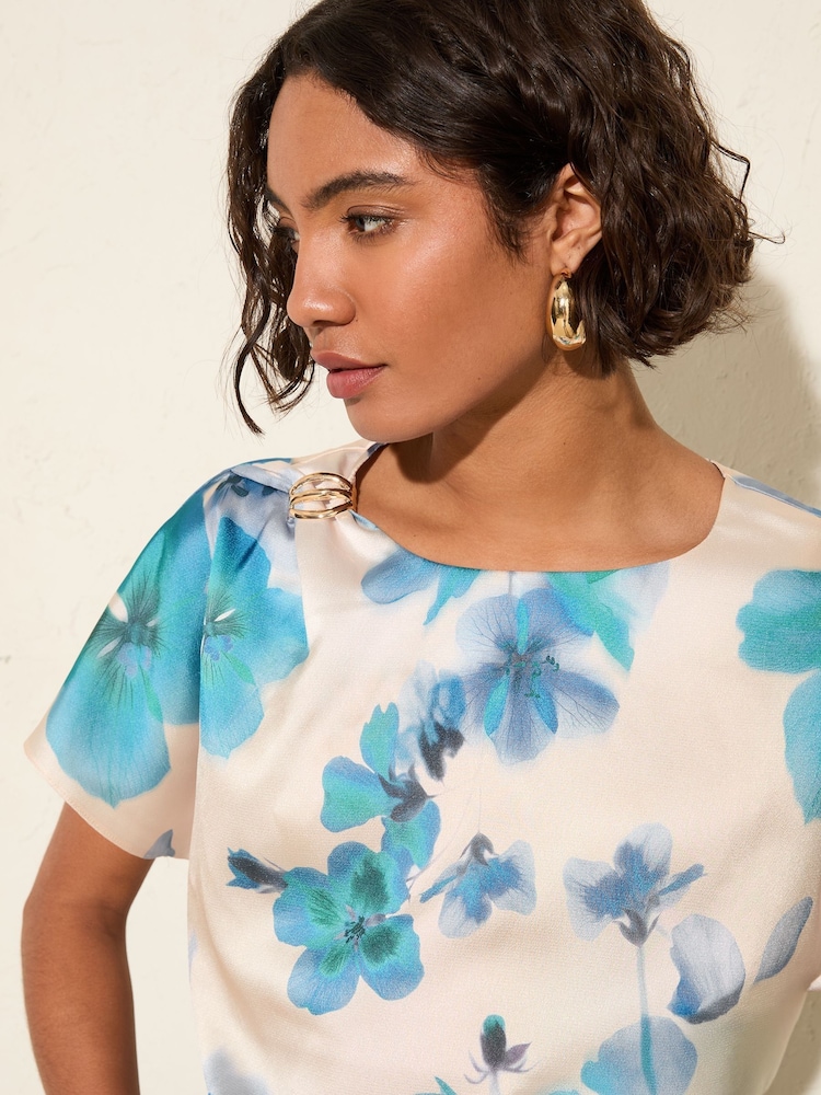 Friends Like These Floral Blue Short Sleeve Blouse With Gold Detail - Image 2 of 4