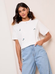 Martini de Marfim - Camiseta bordada com gola redonda Friends Like These Easy - Imagem 1 de 4
