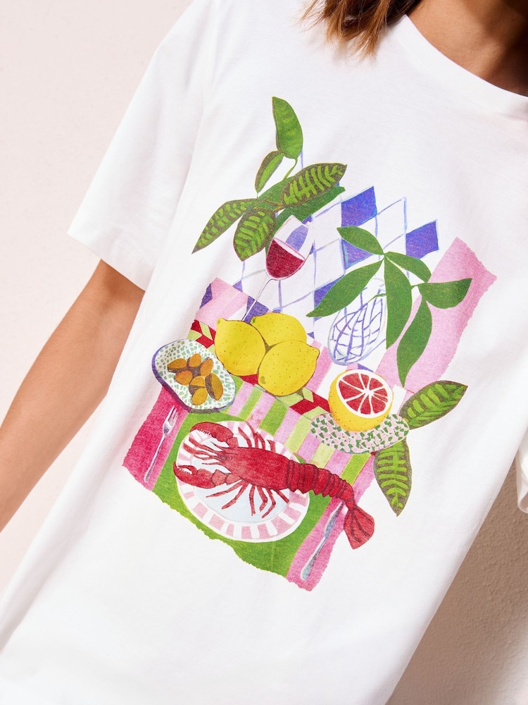 Encontro para jantar - Camiseta com estampa gráfica Friends Like These - Imagem 2 de 4