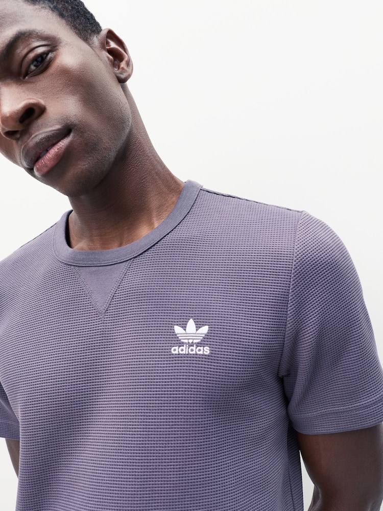 Next：日本 グレー - adidas Originals Trefoil Essentials ワッフル T 